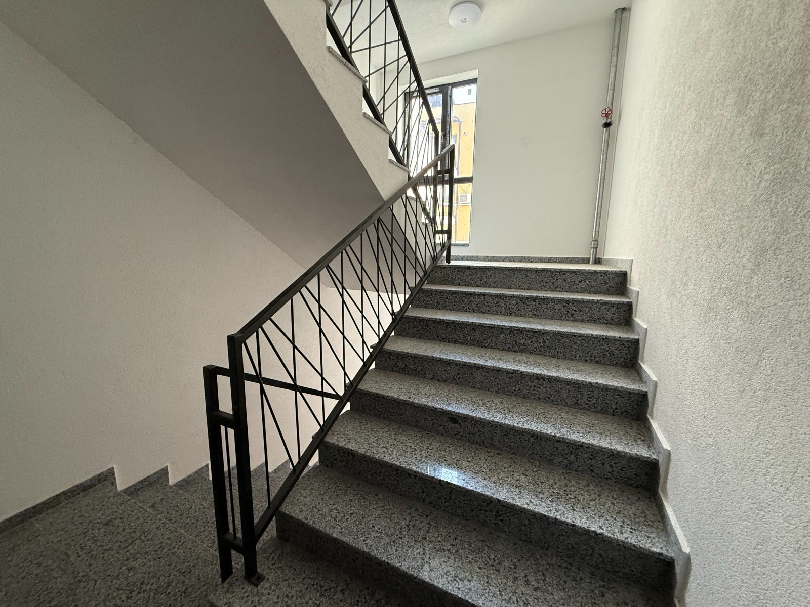 Продава 3-СТАЕН, гр. Търговище, Вароша, снимка 16 - Апартаменти - 53025228