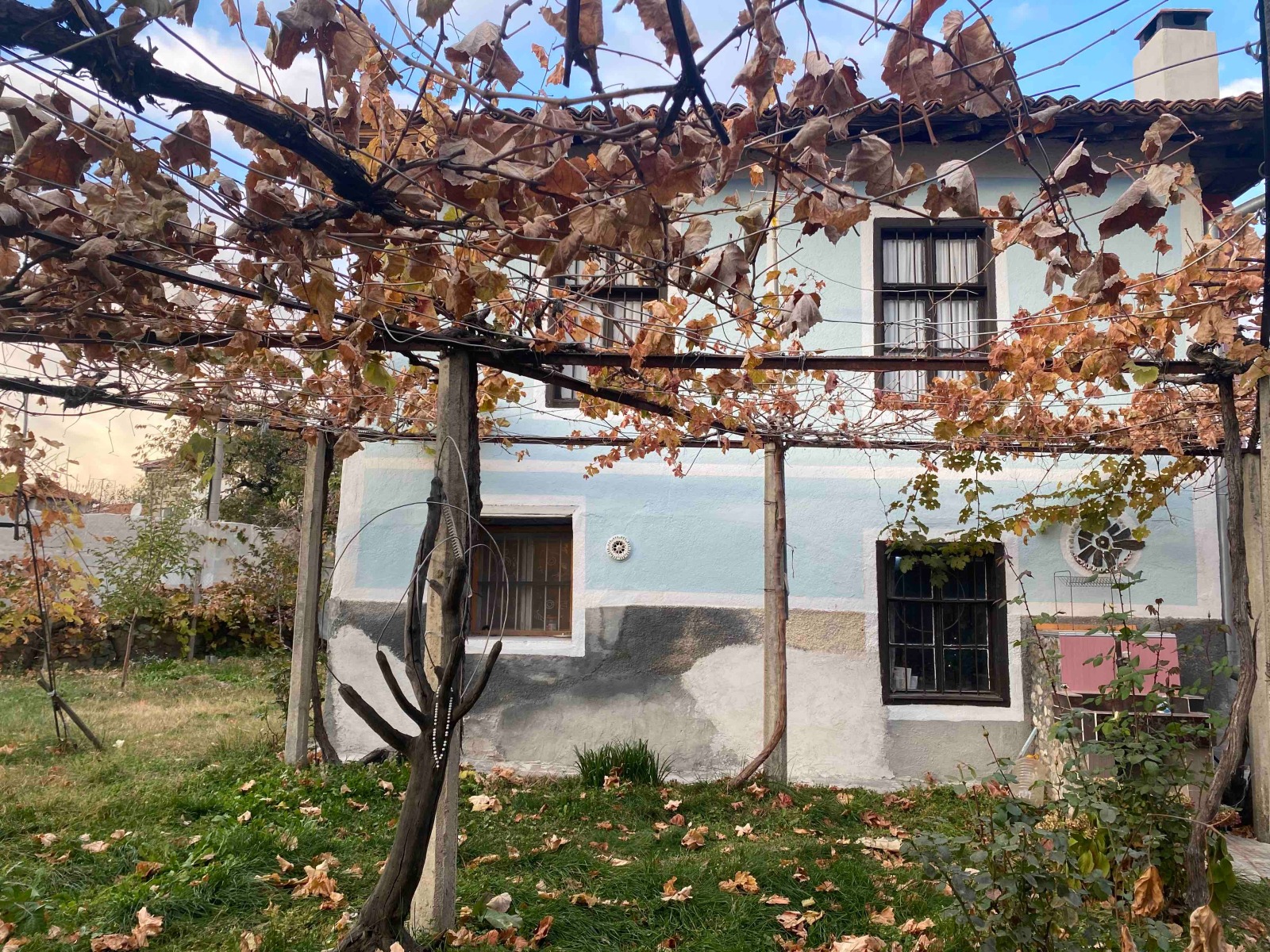 Продава КЪЩА, с. Певците, област Пловдив, снимка 2 - Къщи - 47951501