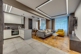 Продава 3-стаен град София Център - [1] 