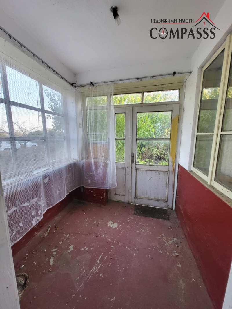 Продава КЪЩА, с. Изворово, област Добрич, снимка 3 - Къщи - 52985096