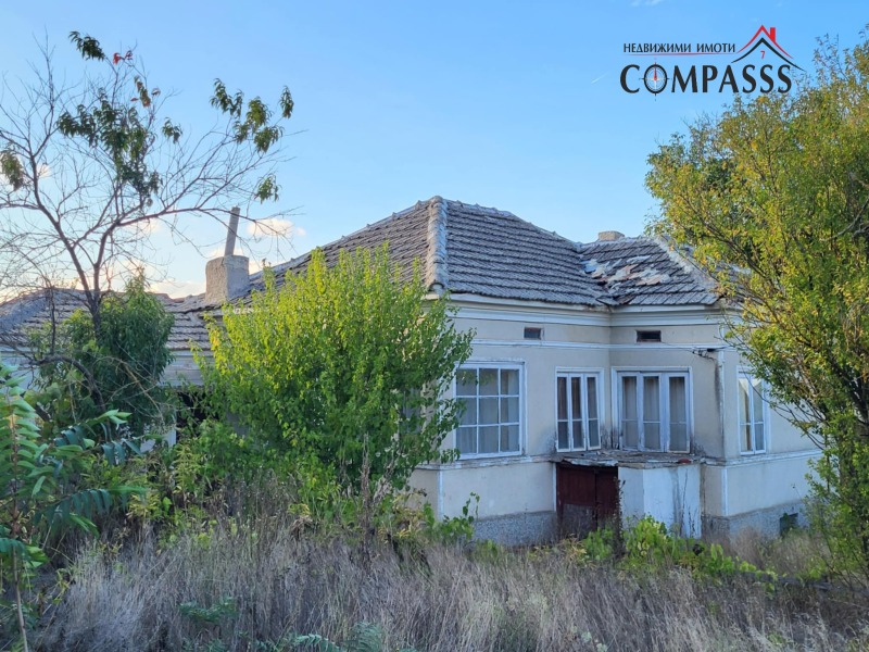 Продава КЪЩА, с. Изворово, област Добрич, снимка 2 - Къщи - 52985096