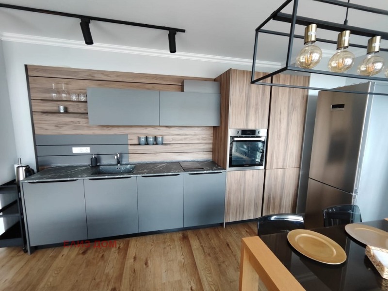Продава 3-СТАЕН в град Варна, Бриз - 114 кв.м / 390 000 € » 762 773.70 лв., ЕЛИЗ ДОМ