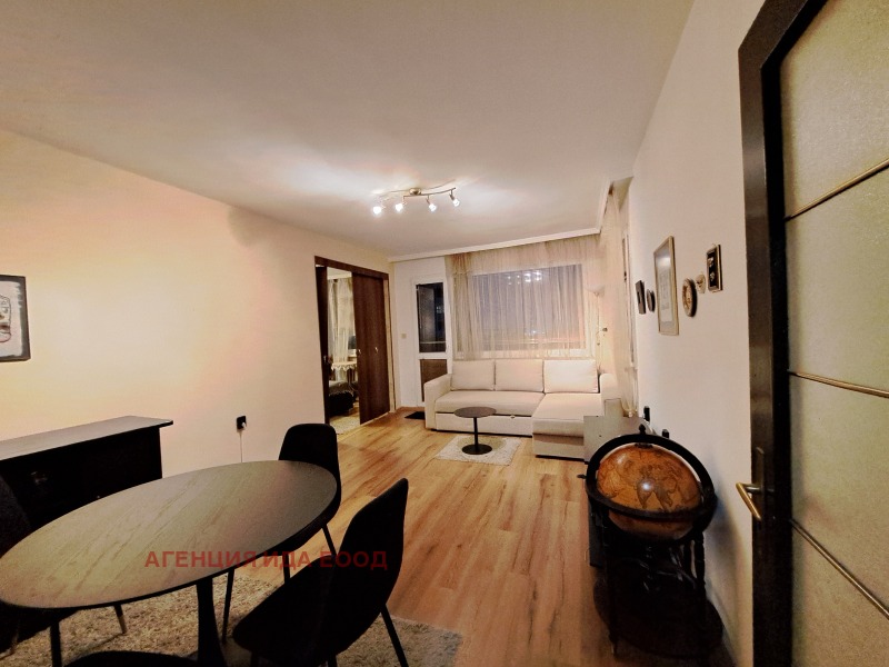 Продава 3-СТАЕН, гр. София, Банишора, снимка 2 - Апартаменти - 49835523