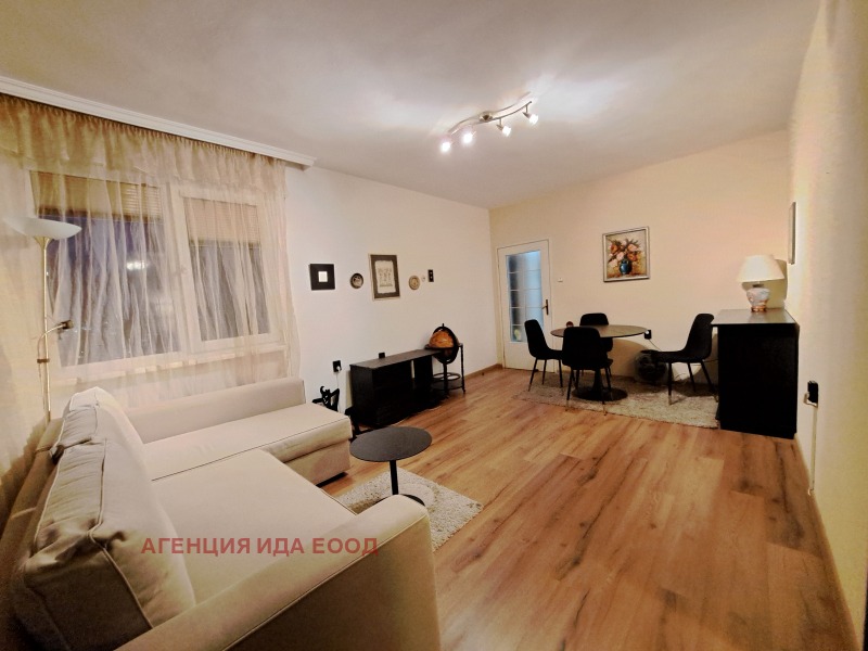 Продава 3-СТАЕН, гр. София, Банишора