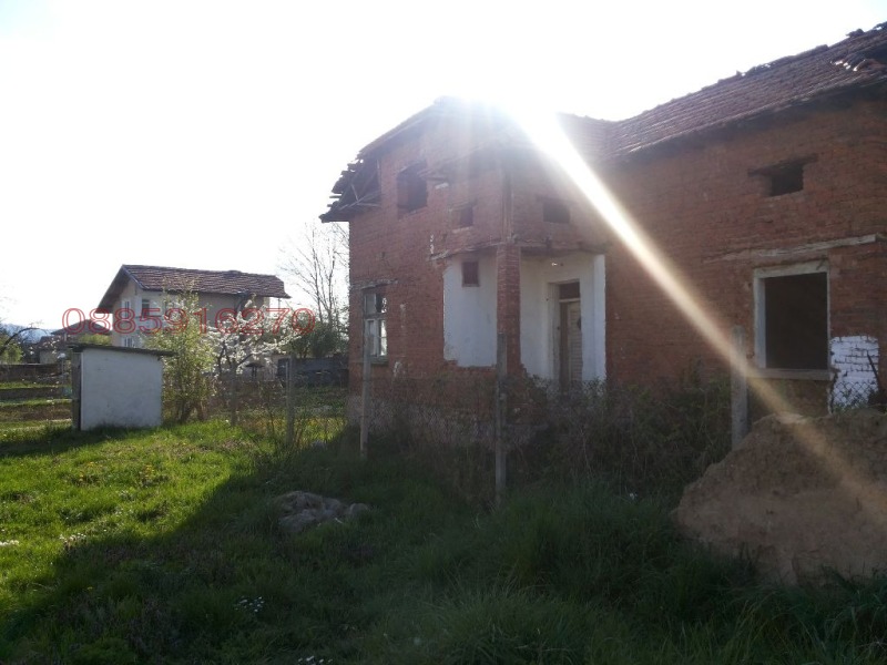 Продава КЪЩА, гр. Годеч, област София област, снимка 2 - Къщи - 53184030