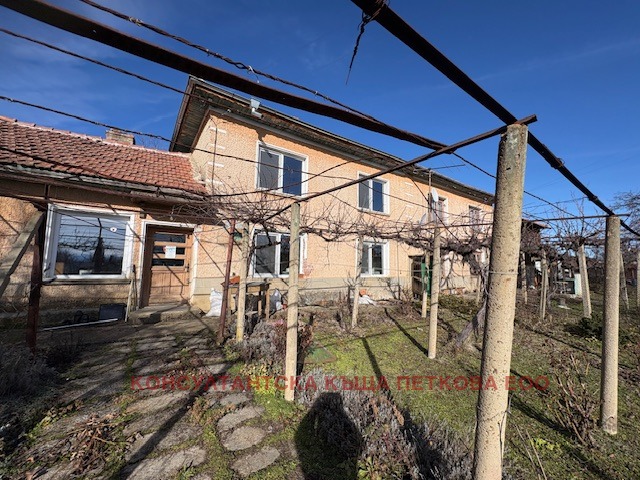 Продава КЪЩА, с. Брестово, област Ловеч, снимка 8 - Къщи - 53305817