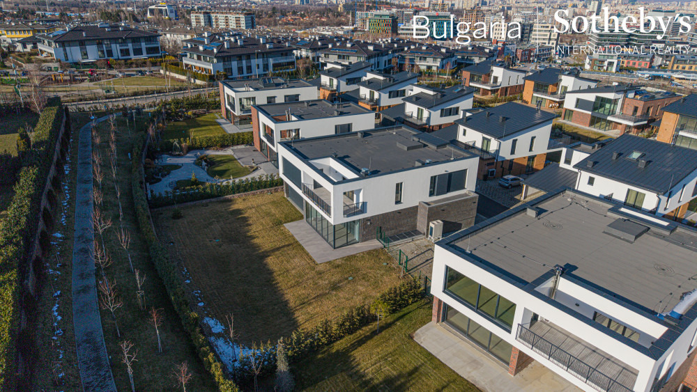Продава КЪЩА, гр. София, в.з.Малинова долина, снимка 2 - Къщи - 53255972