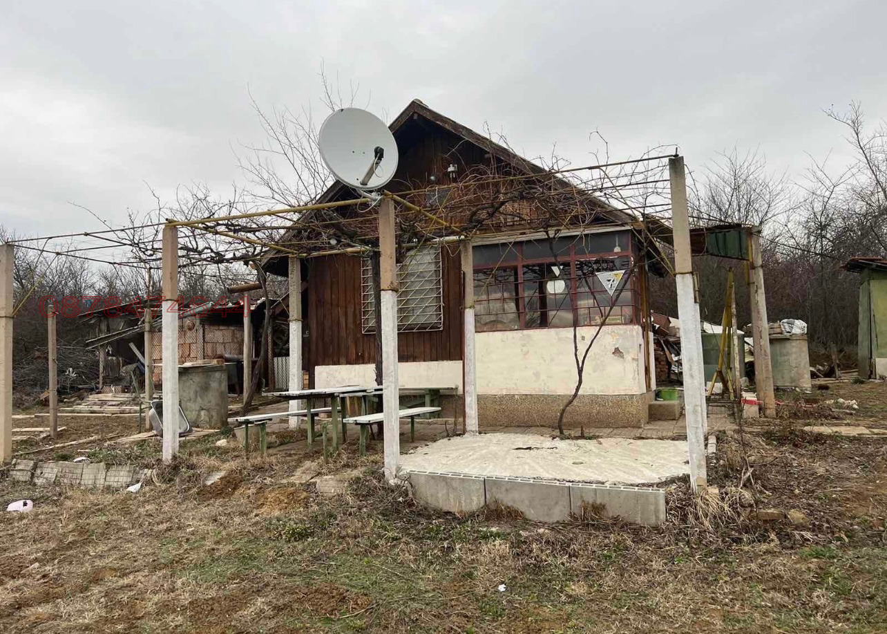 Продава ВИЛА, гр. Плевен, м-т Кожухарска чешма