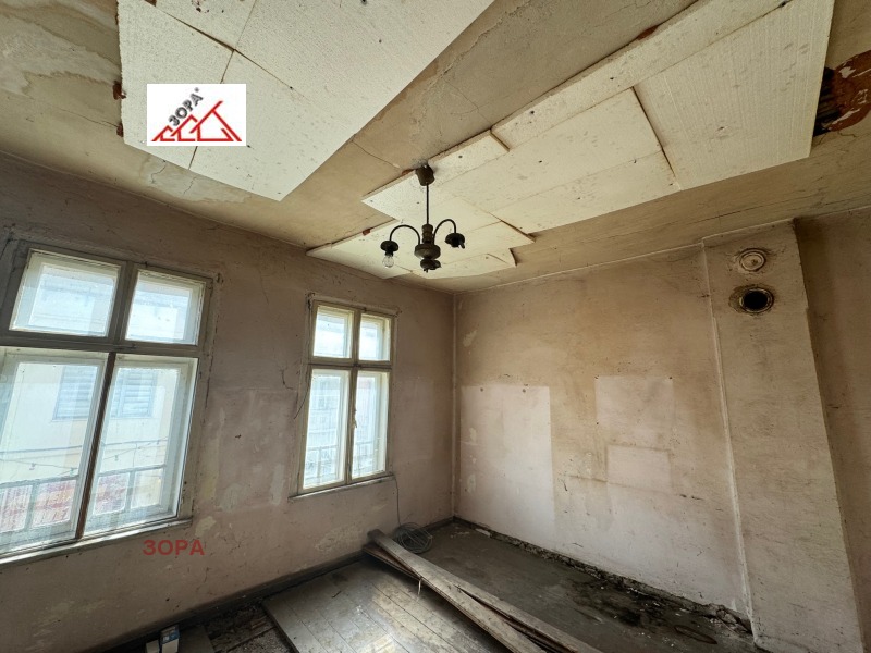 Продава ЕТАЖ ОТ КЪЩА в град Враца, Център - 98 кв.м / 99 000 € » 193 627.17 лв., ЗОРА