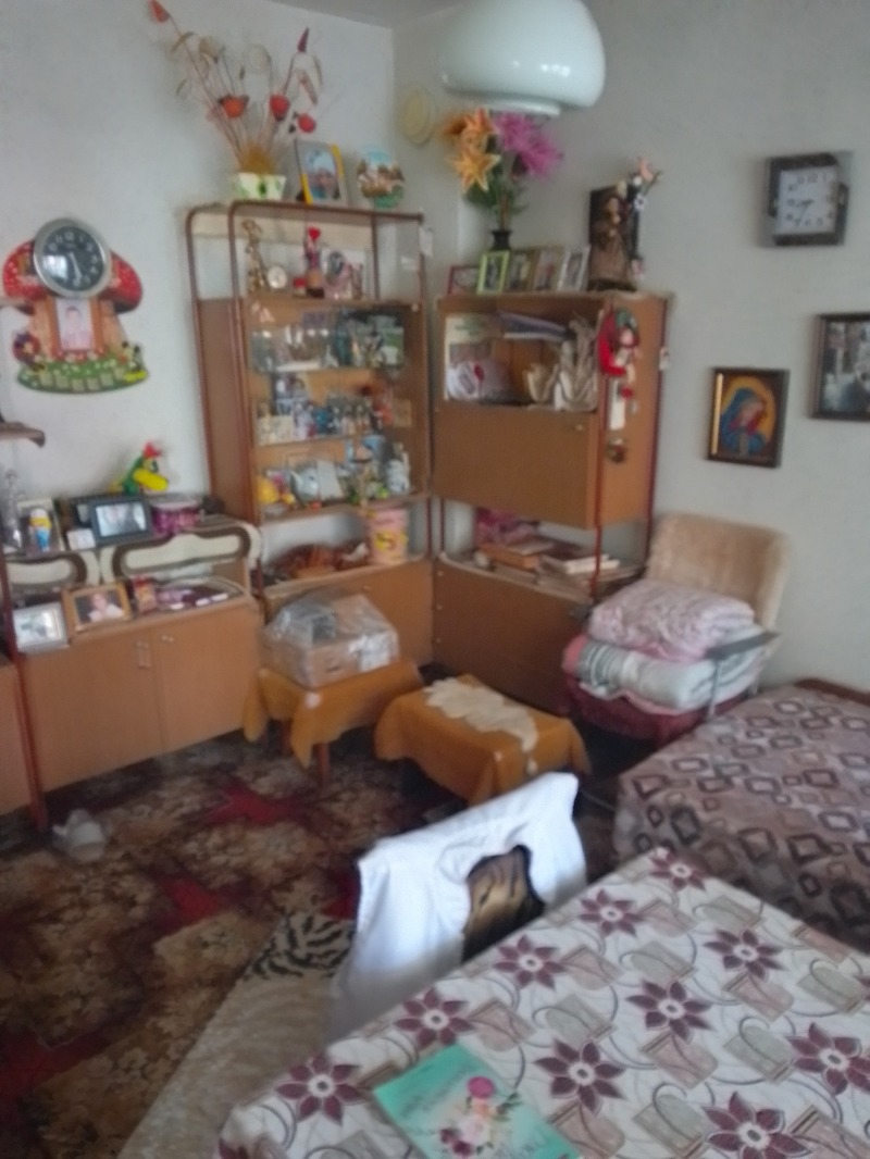 Продава  2-стаен град Разград , Център , 56 кв.м | 37210937 - изображение [3]