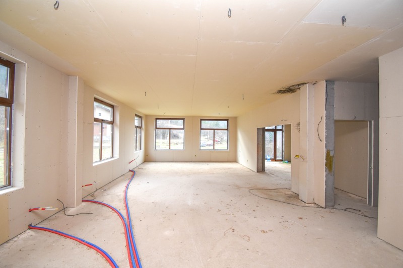 Продава КЪЩА, гр. Сапарева баня, област Кюстендил, снимка 8 - Къщи - 52691415