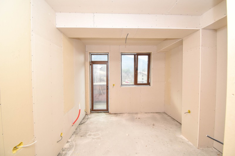 Продава КЪЩА, гр. Сапарева баня, област Кюстендил, снимка 10 - Къщи - 52691415