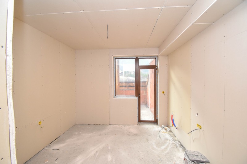 Продава КЪЩА, гр. Сапарева баня, област Кюстендил, снимка 12 - Къщи - 52691415