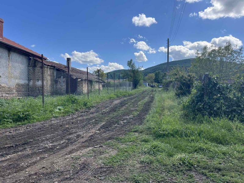 Продава  Парцел, област Търговище, с. Стража • 40 000 лв. • ID 90752167 — holmes.bg - [1] 