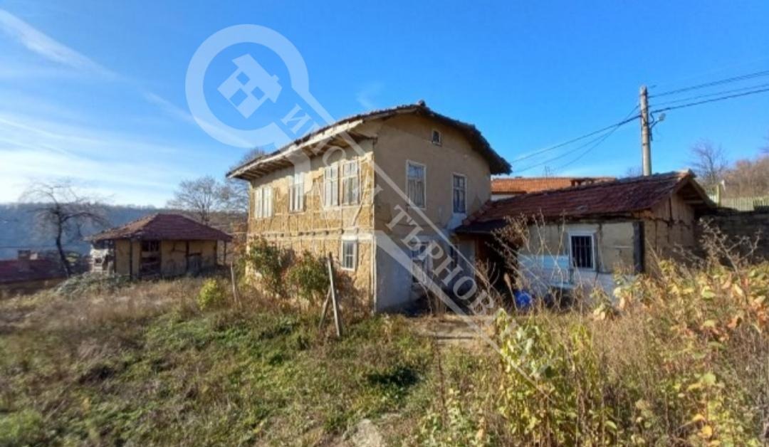 Продава КЪЩА, с. Маневци, област Габрово, снимка 2 - Къщи - 48195135