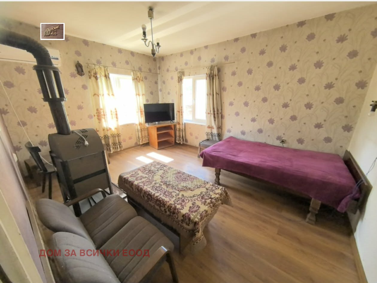 Продава КЪЩА, гр. София, с. Бистрица