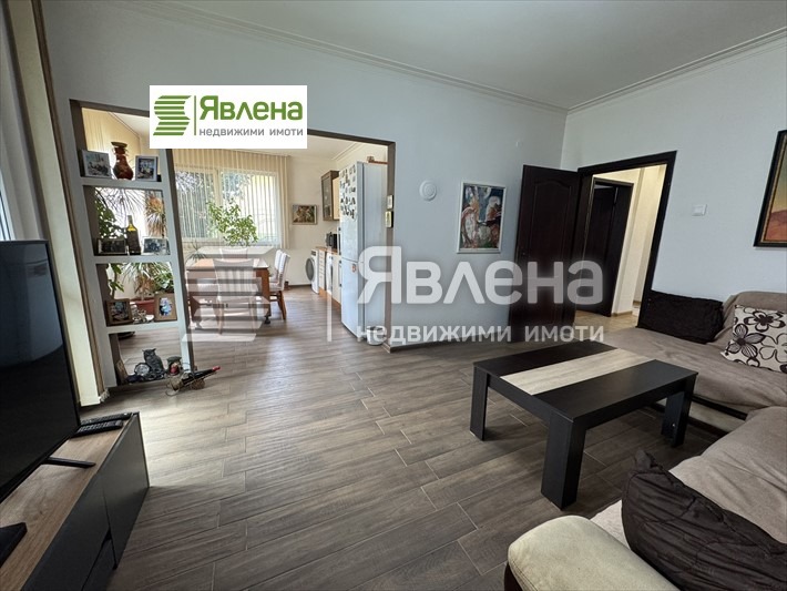 Продаја  2 спаваће собе Софија , Орландовци , 135 м2 | 94010616