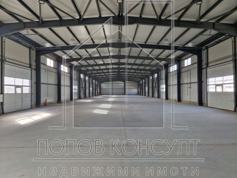 Till salu  Industribyggnad Plovdiv , Industrialna zona - Jug , 2042 kvm | 44145290