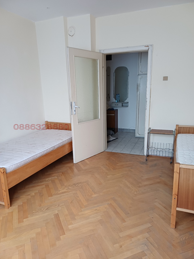 Продава 3-СТАЕН в град Шумен, Тракия - 76 кв.м / 115 000 € » 224 920.45 лв.