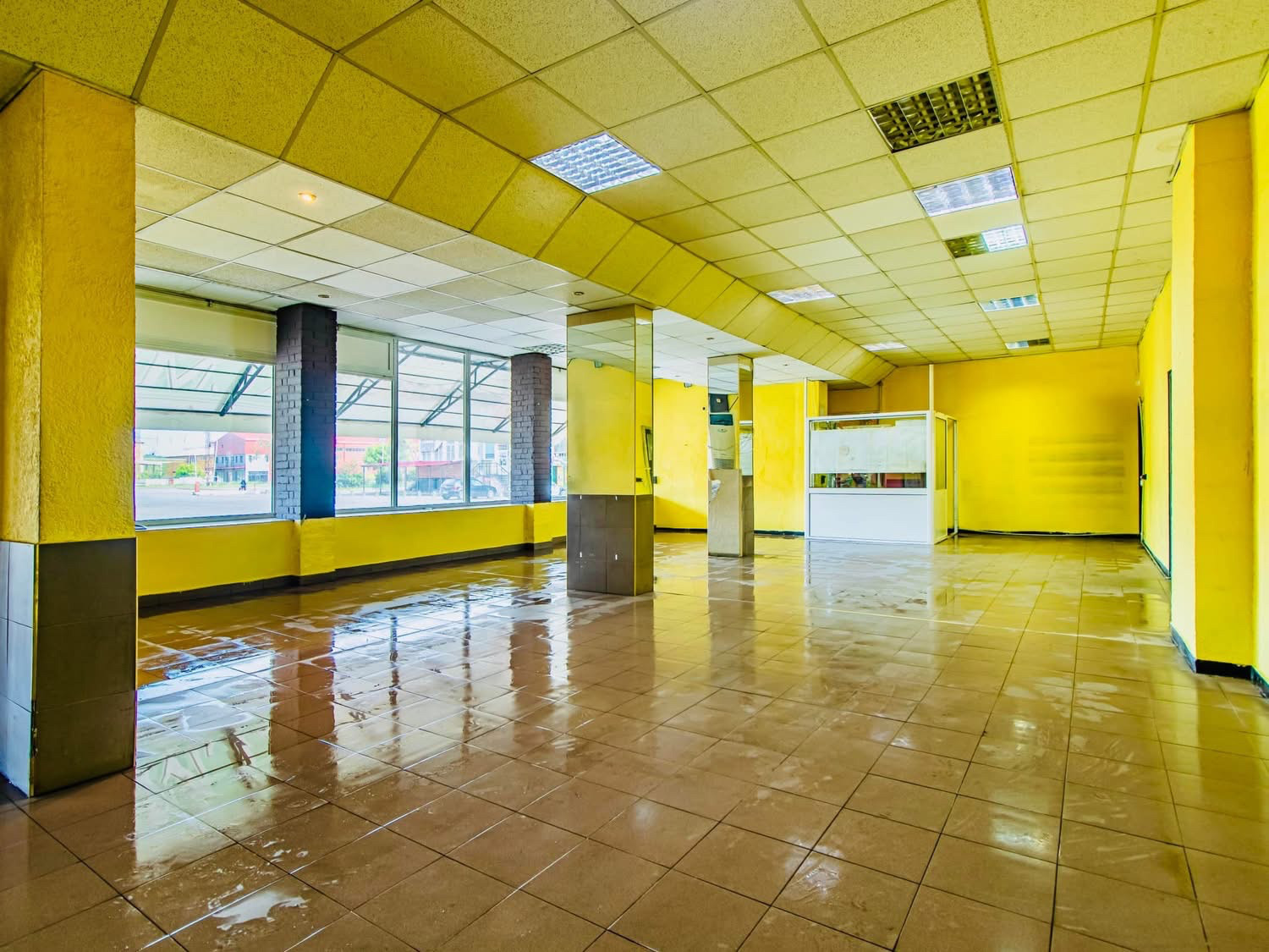 Продава МАГАЗИН, гр. Монтана, Широк център, снимка 4 - Магазини - 53797645