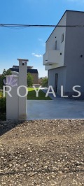 Продава КЪЩА, град Варна, м-т Ален мак • 450000 € / 880123.50 лв. • 11859090 2