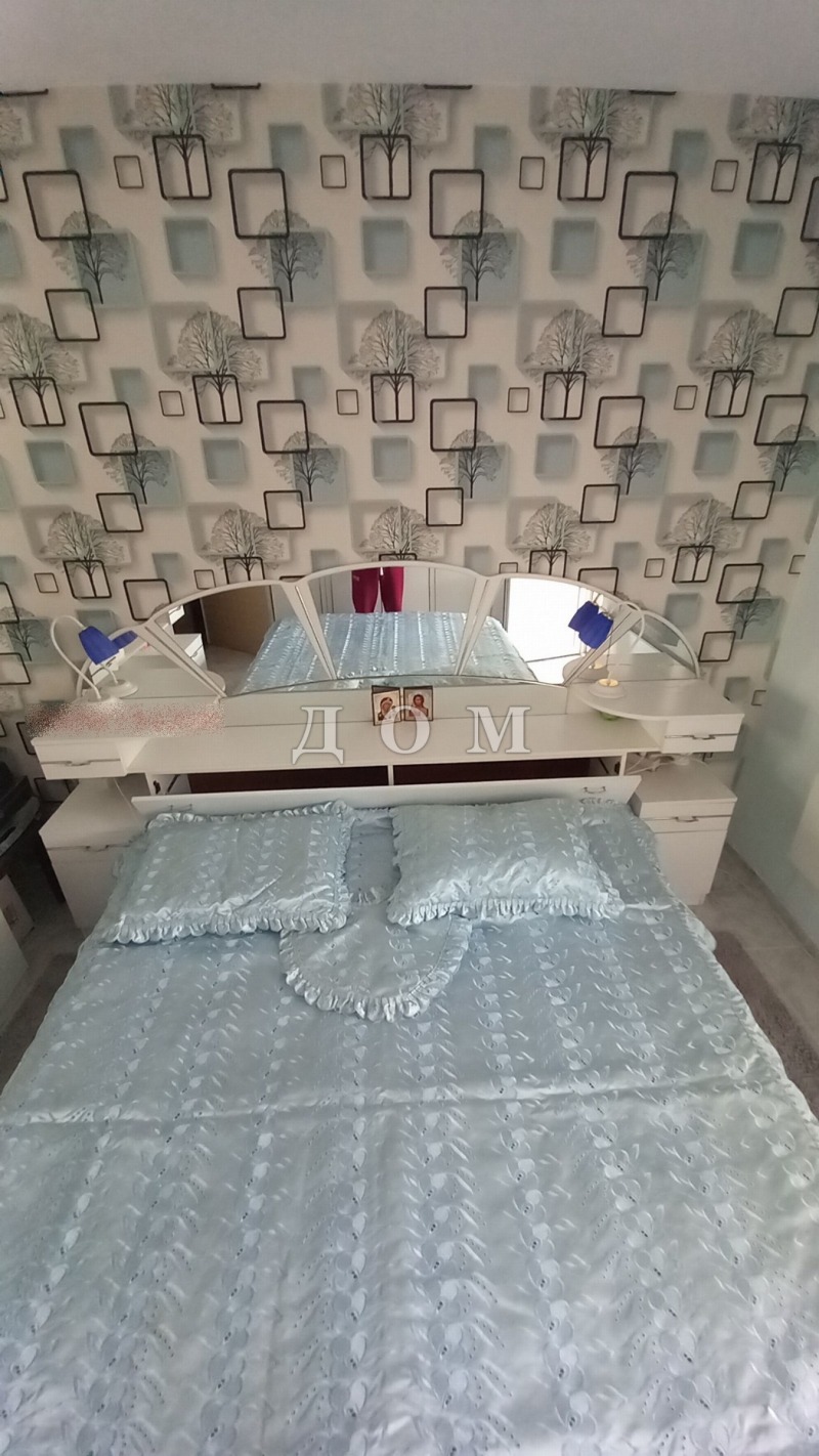 Продава 3-СТАЕН в град Шумен, Тракия - 82 кв.м / 112 500 € » 220 030.88 лв., ДОМ