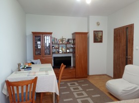 1 chambre Tsentar, Varna 1