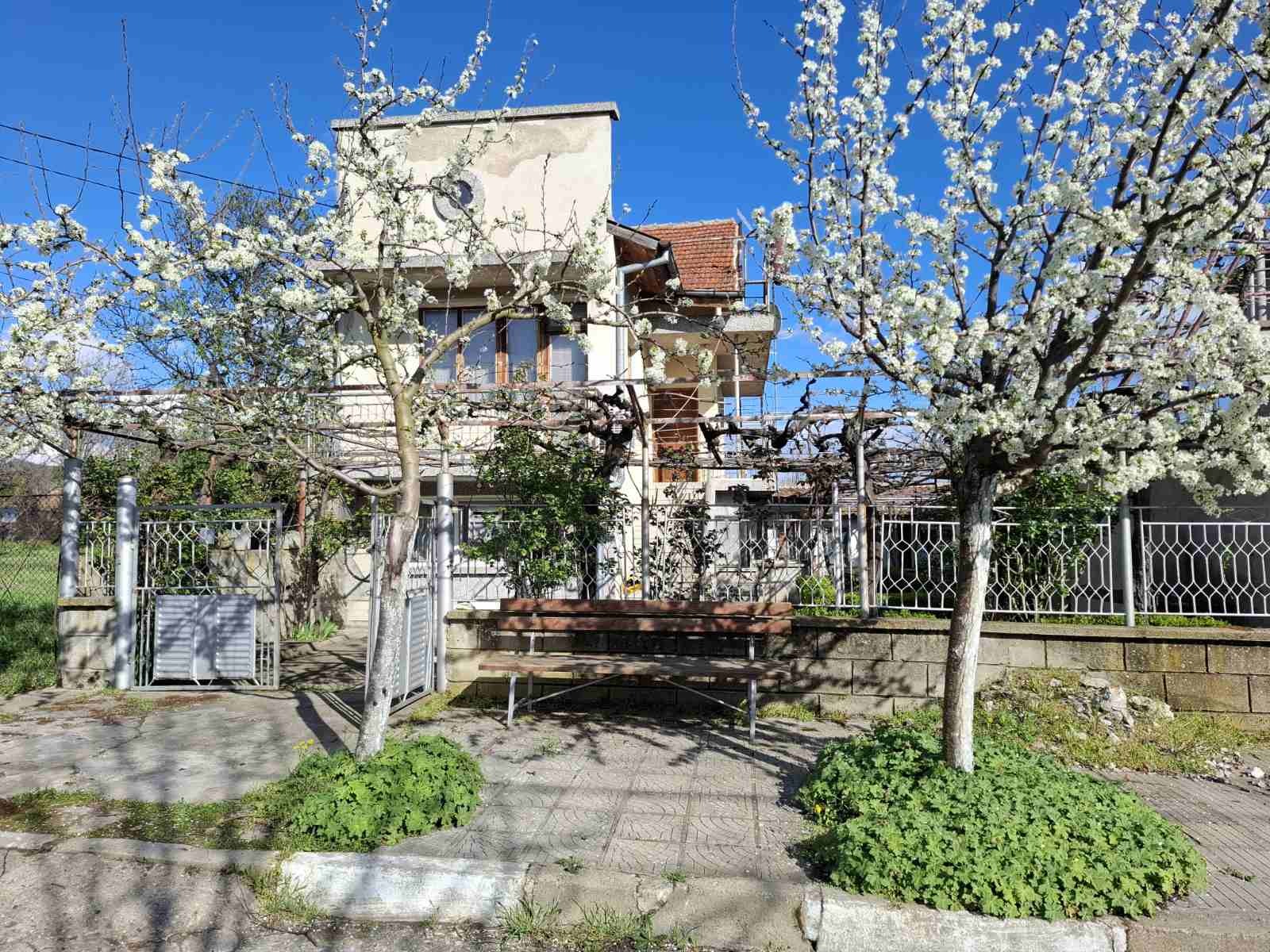 Продава КЪЩА, с. Калояново, област Сливен