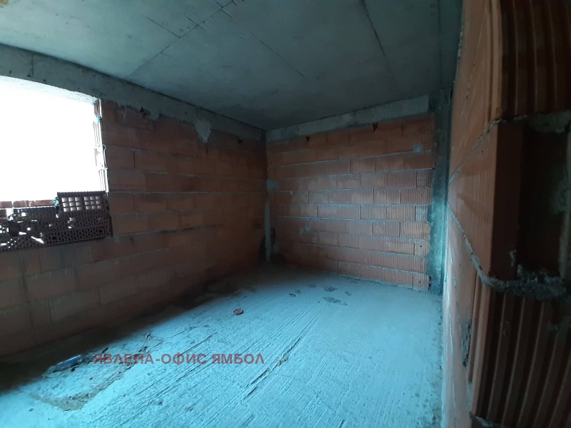 Продава КЪЩА в град Ямбол, Каргон - 130 кв.м / 200 000 € » 391 166.00 лв., ЯВЛЕНА-ОФИС ЯМБОЛ