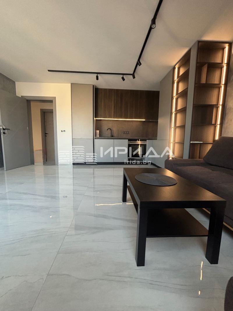 Продава 3-СТАЕН, гр. София, Център, снимка 2 - Апартаменти - 53781242