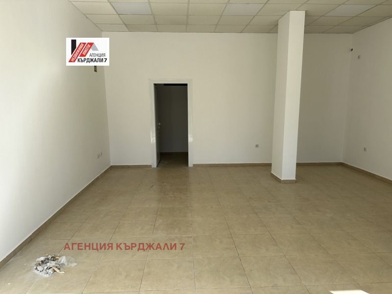 Na prodej  Prodejna Kardžali , Vazroždenci , 58 m2 | 10231366 - obraz [4]