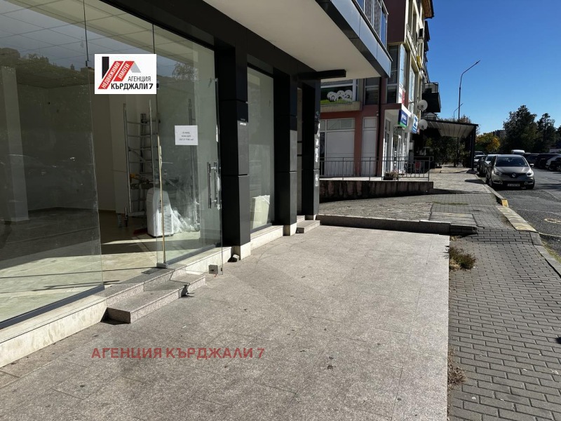 Na prodej  Prodejna Kardžali , Vazroždenci , 58 m2 | 10231366 - obraz [2]