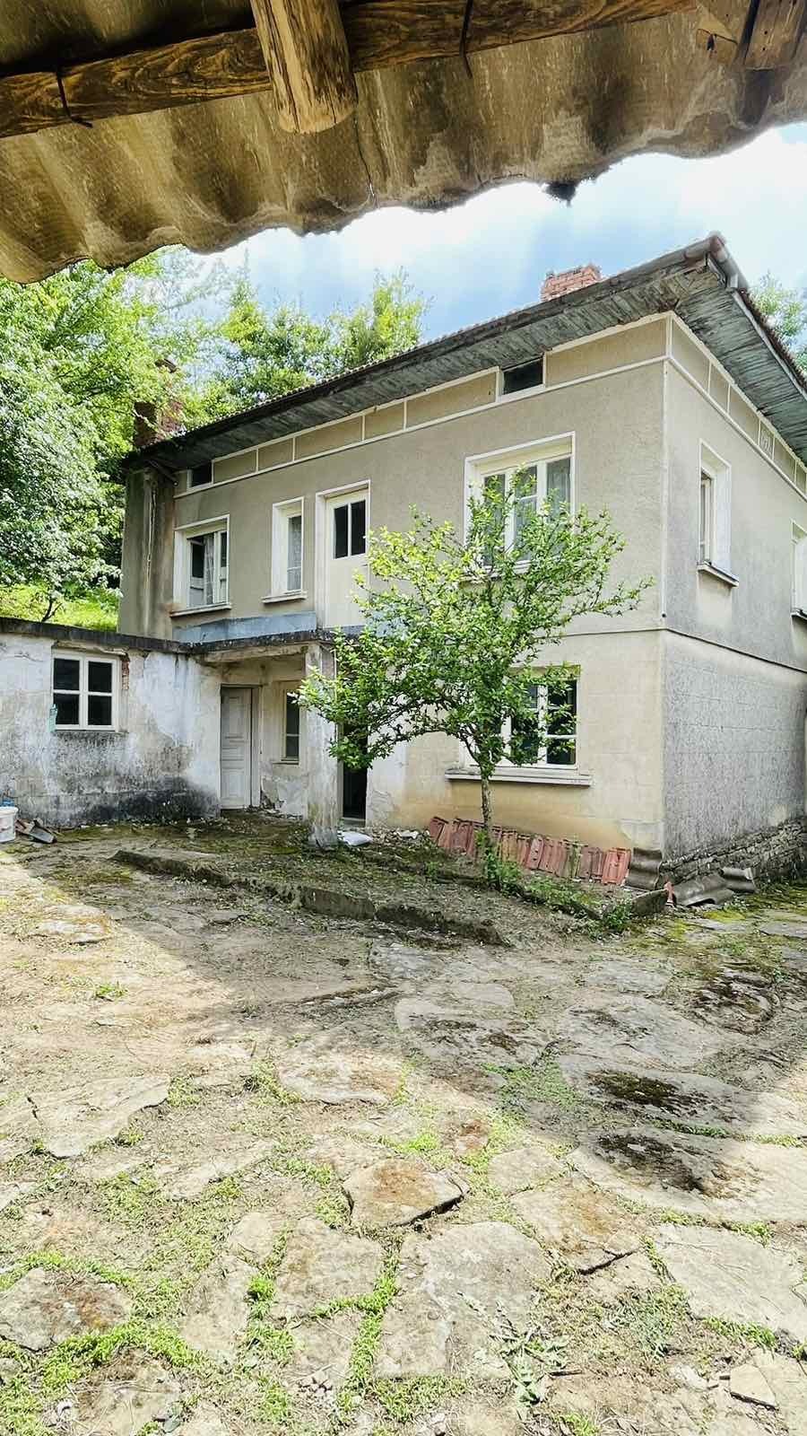 Продава КЪЩА, с. Малки Българени, област Габрово