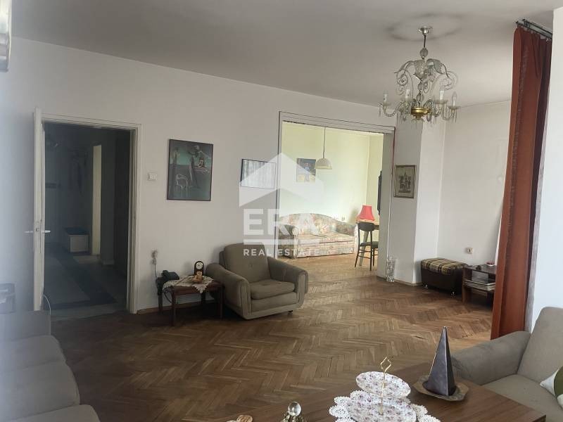 Продава  3-стаен град София , Изток , 125 кв.м | 11029821
