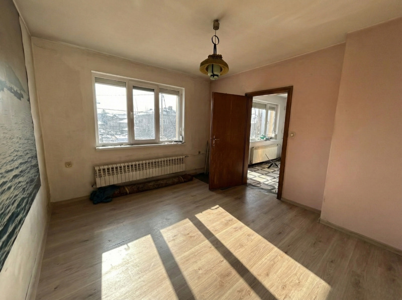 Продава КЪЩА, гр. София, област София-град, снимка 11 - Къщи - 52283229