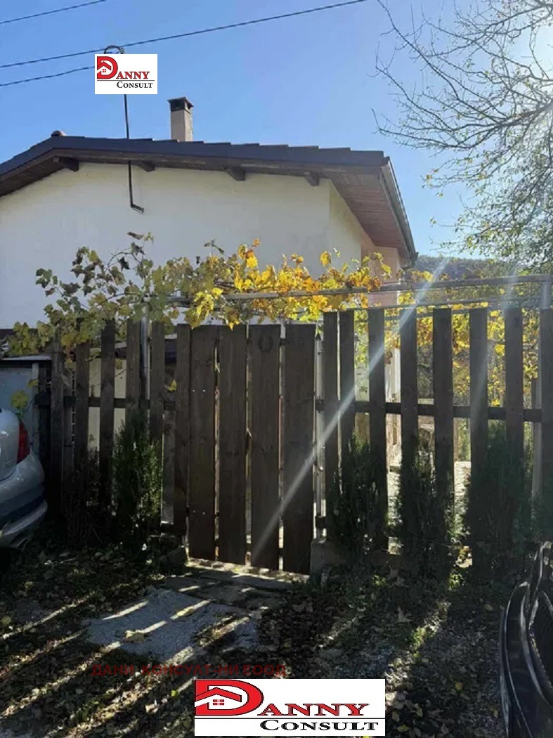 Продава КЪЩА, с. Малки чифлик, област Велико Търново, снимка 11 - Къщи - 52442612