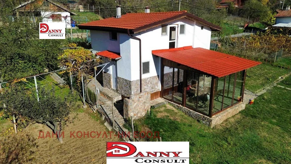 Продава КЪЩА, с. Малки чифлик, област Велико Търново, снимка 2 - Къщи - 52442612