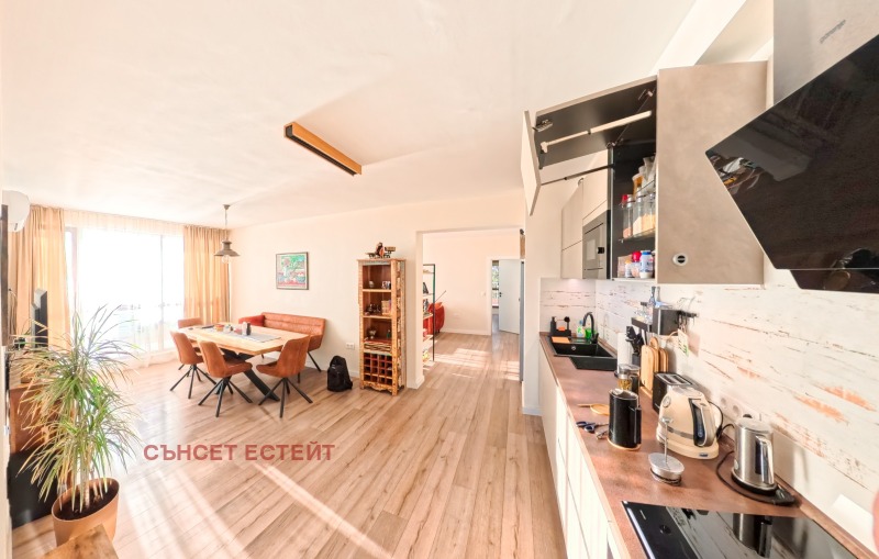 Продава 4-СТАЕН в област Бургас, гр. Поморие - 235 кв.м / 469 000 € » 917 284.27 лв., СЪНСЕТ ЕСТЕЙТ