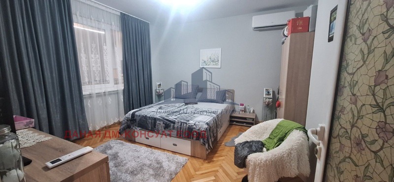 Продава  Етаж от къща, град Шумен, Гривица •  335 000 лв. • ID 43638598 — holmes.bg - [1] 