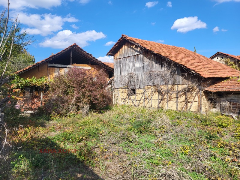 Продава КЪЩА, с. Орешак, област Ловеч, снимка 2 - Къщи - 52170094