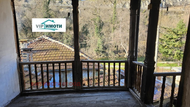 Продава КЪЩА, гр. Ловеч, Вароша, снимка 4 - Къщи - 53176385