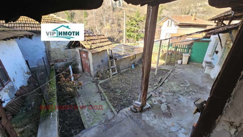 Продава КЪЩА, гр. Ловеч, Вароша, снимка 8 - Къщи - 53176385