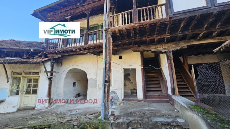 Продава КЪЩА, гр. Ловеч, Вароша, снимка 15 - Къщи - 53176385