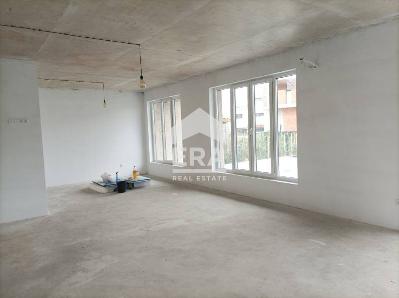 Продава КЪЩА, гр. Варна, м-т Горна Трака, снимка 2 - Къщи - 54630560