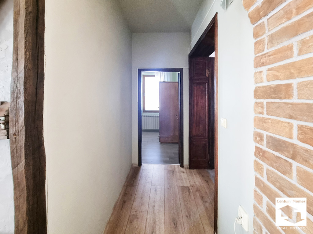 Продава ЕТАЖ ОТ КЪЩА, гр. Велико Търново, Център, снимка 4 - Етаж от къща - 53882453