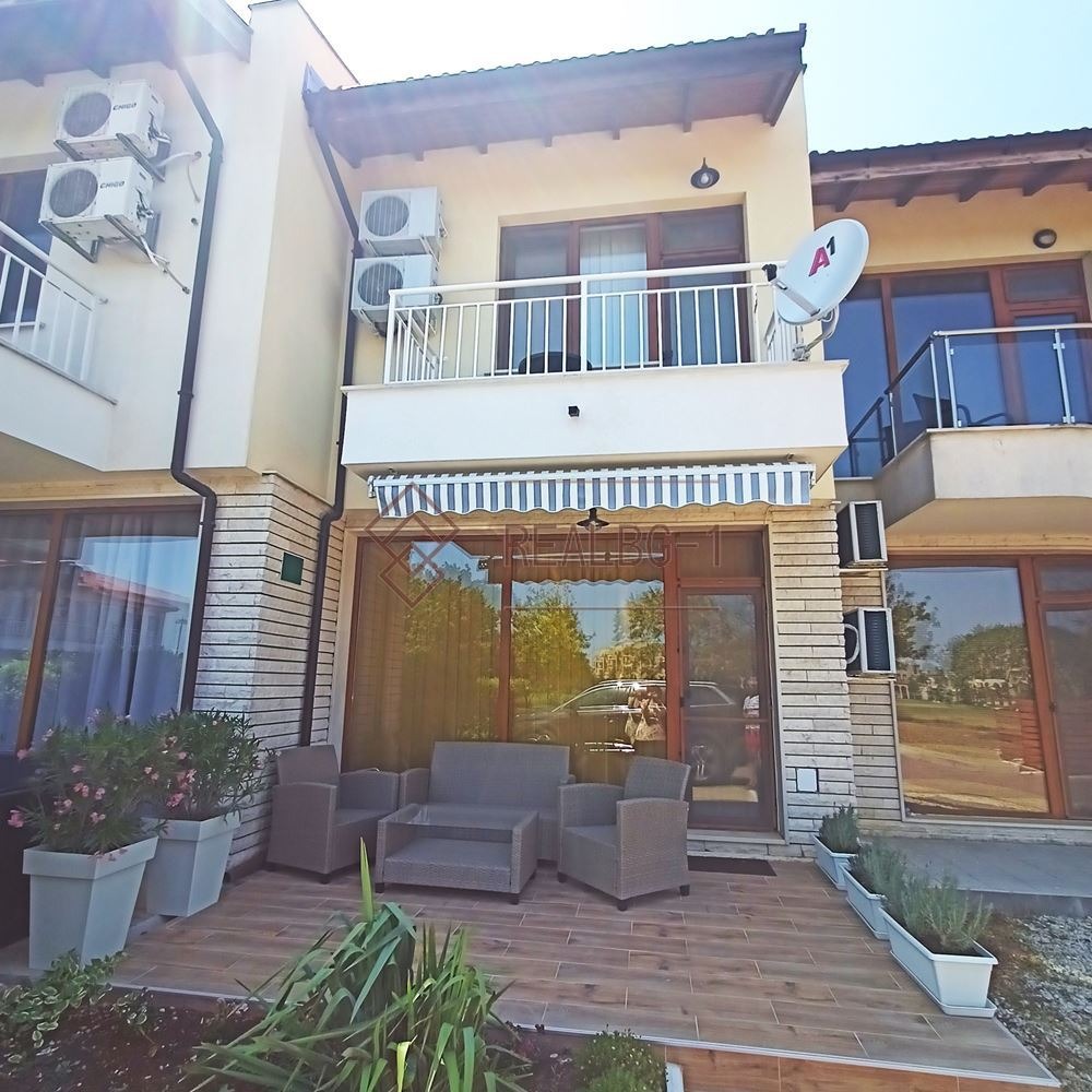 Продава КЪЩА, гр. Балчик, област Добрич