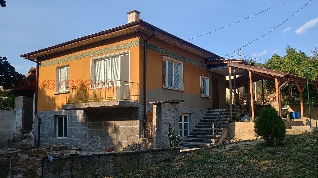 Продава КЪЩА, с. Змейово, област Стара Загора