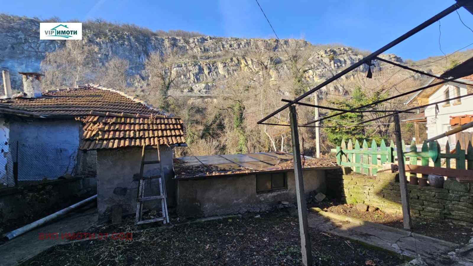 Продава КЪЩА, гр. Ловеч, Вароша, снимка 2 - Къщи - 53176385