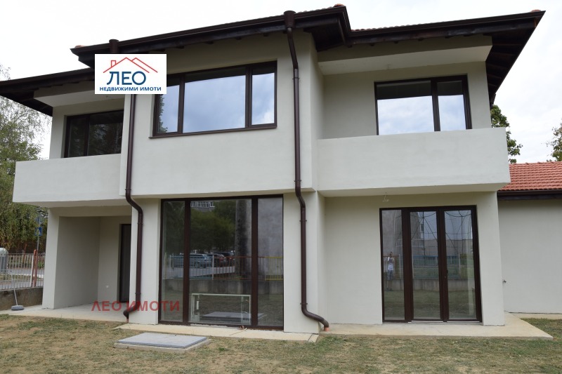 Продава  Къща област Габрово , гр. Севлиево , 309 кв.м | 82219857 - изображение [2]