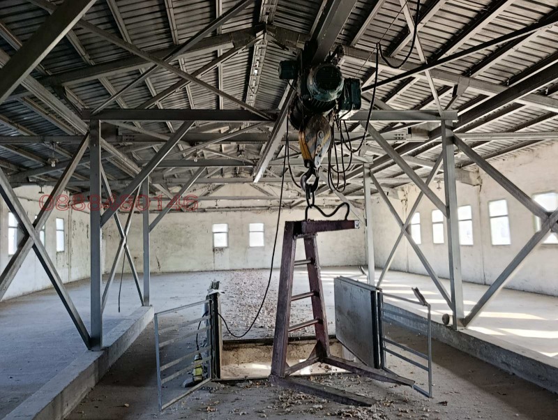 Продава ПРОМ. ПОМЕЩЕНИЕ, гр. Ловеч, Промишлена зона - Север, снимка 4 - Производствени сгради - 53461829